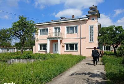 Casă cu 4 camere în Cotu Vameș