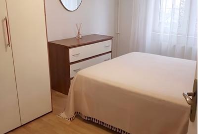 Apartament cu 2 camere decomandat în Tractorul
