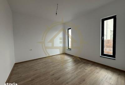 Casă cu 4 camere cu Teren 450 Mp în Crevedia
