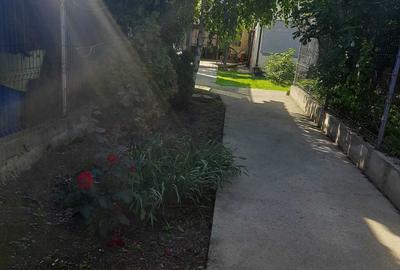 Casă cu 4 camere în Central