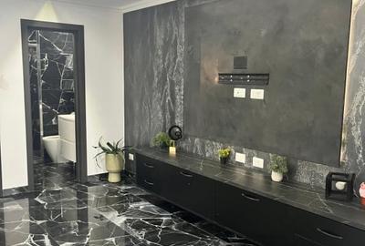 Apartament cu 2 camere semidecomandat, mobilat în Central