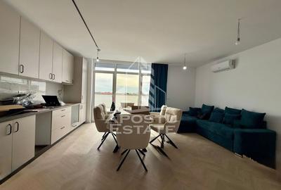 Apartament cu 3 camere semidecomandat, mobilat în Aradului