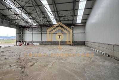 Spațiu comercial, de 385 mp, în Central - 4