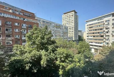 Apartament cu 2 camere decomandat în Calea Victoriei