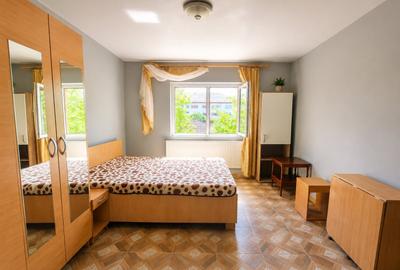Garsonieră decomandată, mobilată în Complex Studențesc - 2