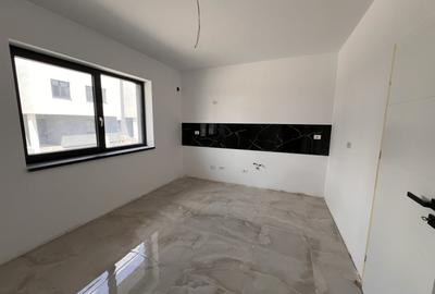 Casă cu 4 camere cu Teren 200 Mp în Micești - 4