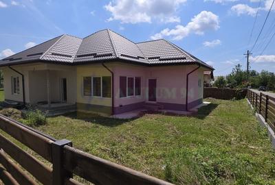 Casă individuală cu 4 camere cu Canalizare în Brebu - 1