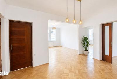 Apartament cu 4 camere decomandat în Universitate - 3