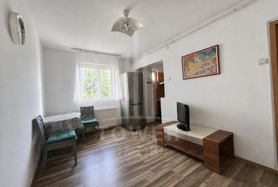 Apartament cu 3 camere decomandat în Țiglari