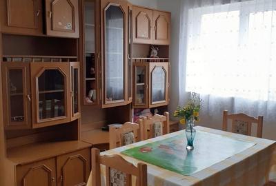Casă cu 4 camere în Central - 2