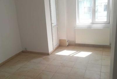 Apartament cu 2 camere semidecomandat în Central - 1