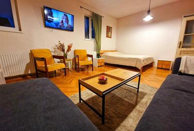 Apartament cu 2 camere decomandat, mobilat în Centrul Istoric
