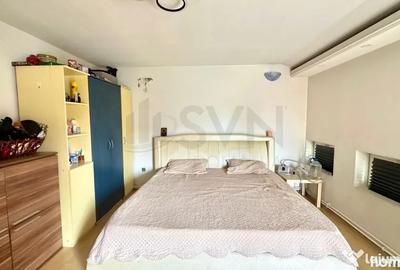Casă cu 7 camere cu Teren 180 Mp în Vatra Luminoasă