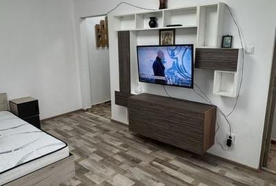 Garsonieră în Vest