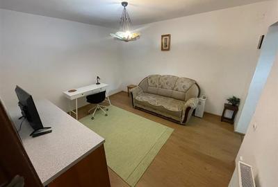 Apartament cu 2 camere semidecomandat, mobilat în Central