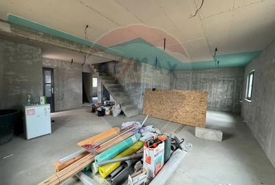 Casă cu 3 camere cu Teren 259 Mp în Câmpineanca - 1