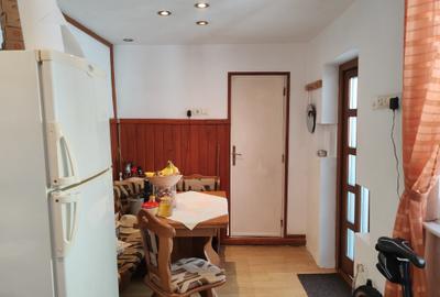 Apartament cu 3 camere semidecomandat în Central - 10