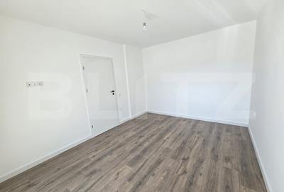 Apartament cu 3 camere semidecomandat în Florești