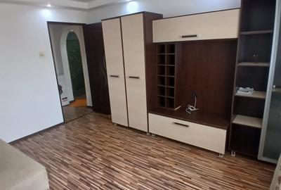 Garsonieră decomandată, mobilată în Mioriței