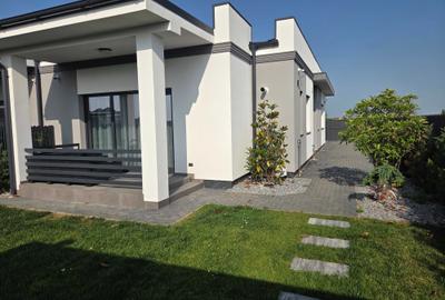 Casă cu 3 camere în Moșnița Nouă - 2
