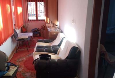 Casă cu 4 camere cu Teren 1020 Mp în Vaideeni - 1