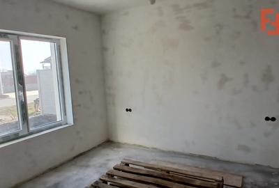 Duplex cu 3 camere cu Canalizare în Becicherecu Mic - 4