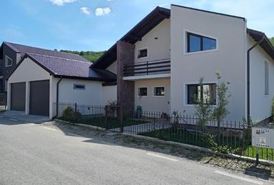 Casă individuală cu 5 camere cu Teren 596 Mp în Doicești - 1