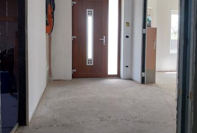 Casă cu 3 camere cu Teren 413 Mp în Cetate - 10