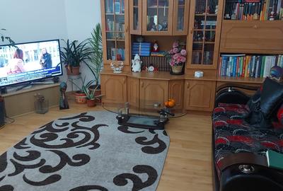 Apartament cu 4 camere decomandat în Central - 1