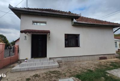 Casă cu 3 camere în Șoimuș