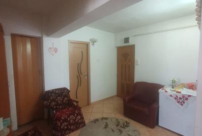 Apartament cu 3 camere semidecomandat în Central - 2
