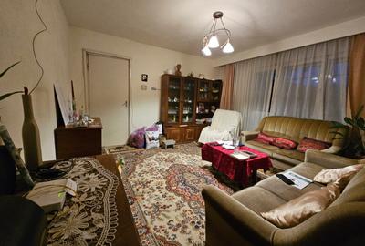Apartament cu 4 camere semidecomandat în Gojdu - 1