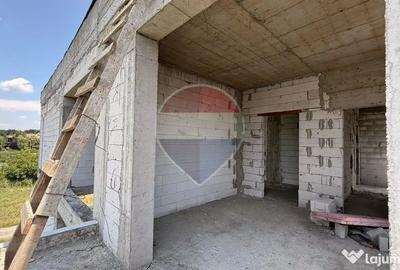 Casă cu 5 camere cu Teren 420 Mp în Corbeanca