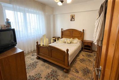 Apartament cu 3 camere decomandat în Obcini