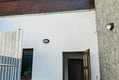 Casă cu 10 camere cu Canalizare în Central - 5