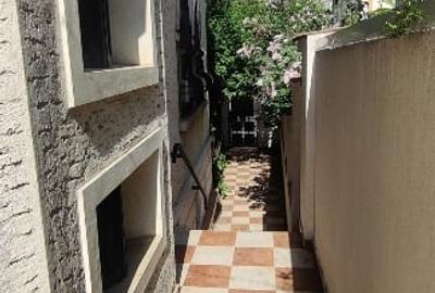 Casă individuală cu 5 camere cu Canalizare în Doamna Ghica - 12