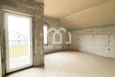 Casă cu Teren 440 Mp în Jucu