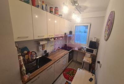 Apartament cu 3 camere semidecomandat în Cuza - 10