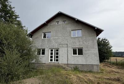 Casă cu 4 camere în Gura Vitioarei