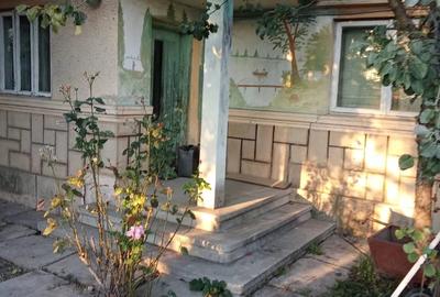 Casă cu 4 camere cu Teren 1400 Mp în Varnița