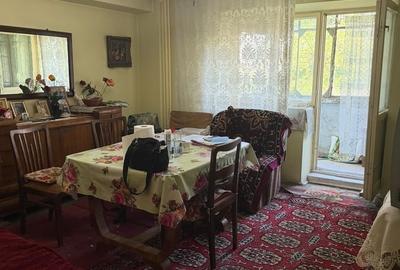 Apartament cu 3 camere decomandat în Tineretului
