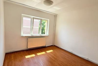 Apartament cu 3 camere decomandat în Lăpuș Argeș