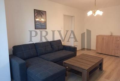 Apartament cu 3 camere semidecomandat, mobilat în Central