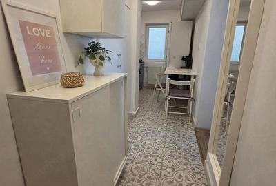 Apartament cu 2 camere semidecomandat în Victoriei