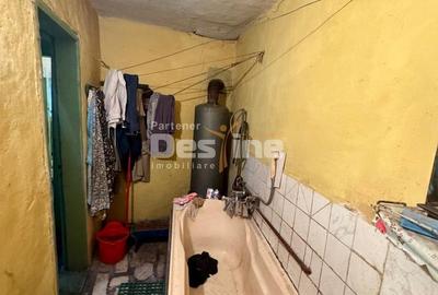 Casă cu 3 camere cu Teren 580 Mp în Central