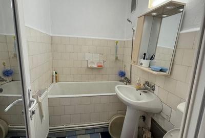 Apartament cu 3 camere decomandat în Țiglina 1