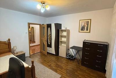 Garsonieră decomandată în Palat