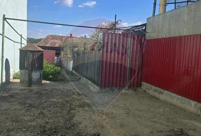 Casă cu 5 camere cu Teren 322 Mp în Central