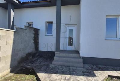 Duplex cu 3 camere cu Canalizare în Moșnița Nouă - 4