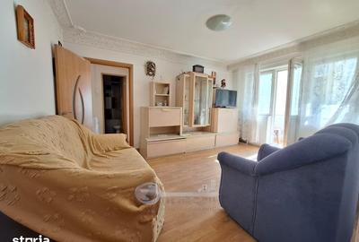 Apartament cu 3 camere semidecomandat în Păcurari
